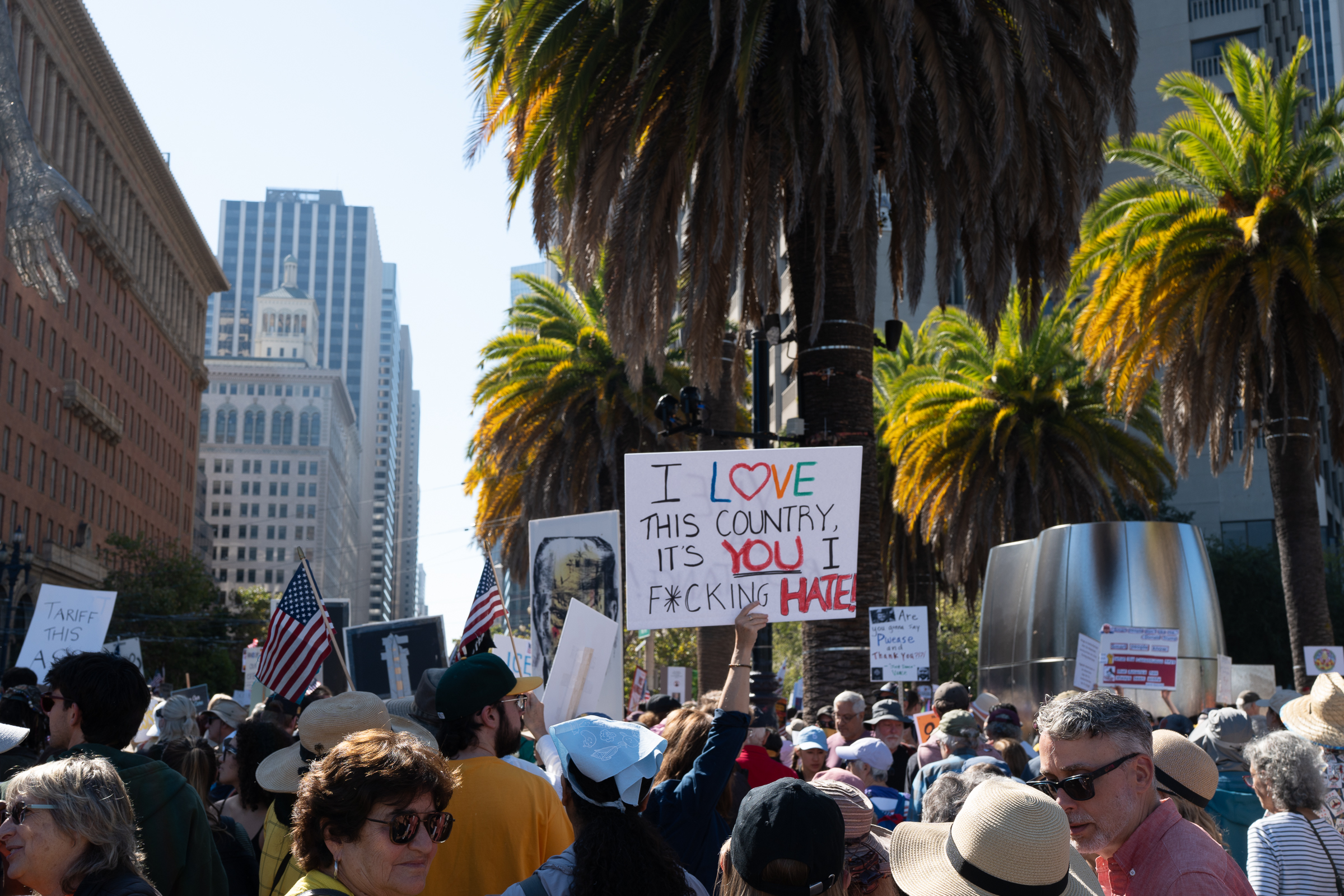 I love this country, it's you I fucking hate!